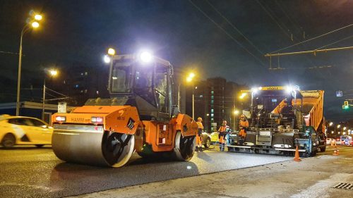 Rusia lasă drumurile cu gropi pentru a turna miliarde în război
