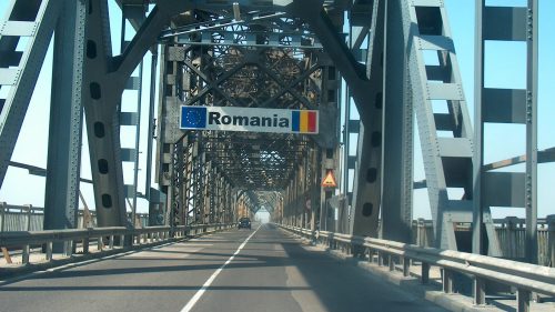 Moldovenii care pleacă în vacanță scapă de cozile de la podul Giurgiu–Ruse: plata taxei devine electronică
