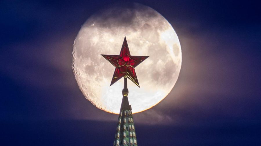 Putin apasă pe buzunarul rușilor. TVA crește la 22% pentru a hrăni mașinăria militară