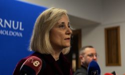 Doina Nistor promite fabrici moderne, dar economia abia respiră