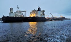 Petrol din belșug: IEA estimează că oferta globală va depăși cererea în acest an