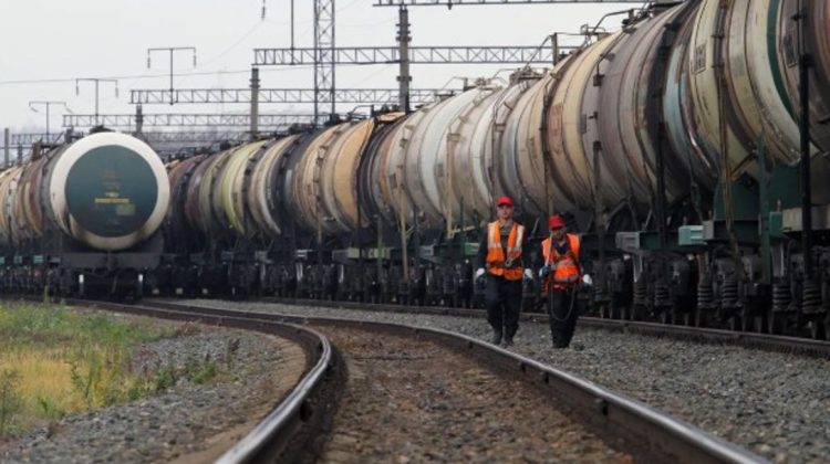 Rusia, fără benzină și fără bani: exporturile de petrol s-au prăbușit la minimul ultimilor 3 ani