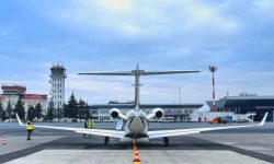 O firmă moldovenească vrea să ocupe golul lăsat de Lukoil la Aeroportul Chișinău. Decizia, pe masa autorităților