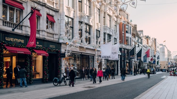 Topul mondial al străzilor comerciale în 2025: Londra detronează Milano și New York