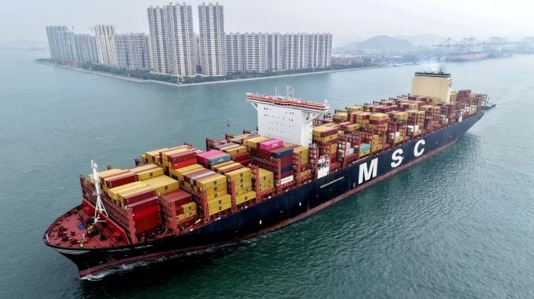 Șoc economic la Beijing. Exporturile Chinei au intrat pe minus, tensiunile cu SUA mușcă din economie