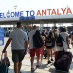 Marea migrație spre șezlonguri a „înghițit” aproape 17% din traficul Aeroportului Chișinău