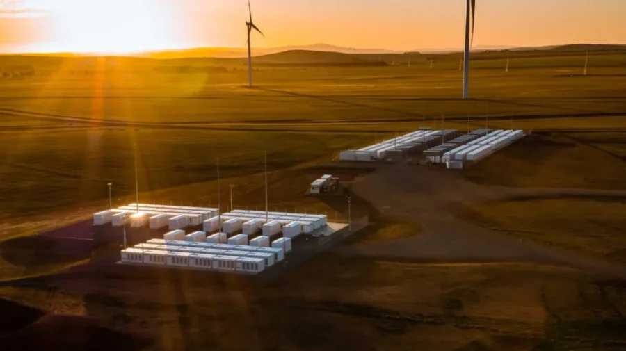 Premieră energetică: electricitate stocată, livrată în orele de vârf