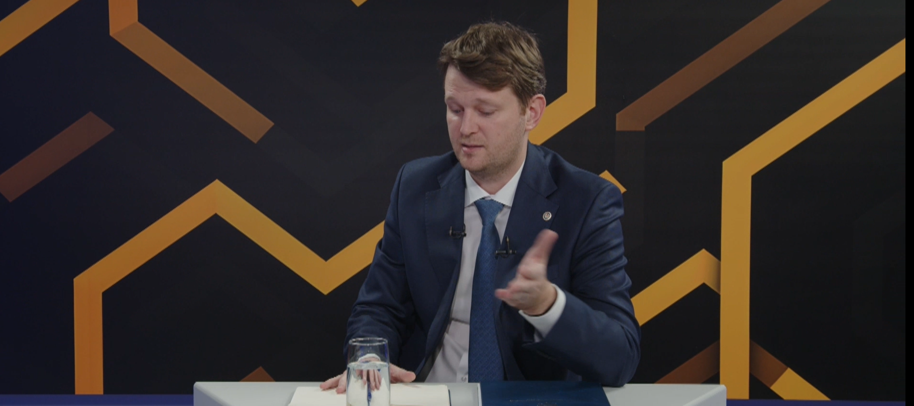 Fără bani, cu biciul FMI. Gavriliță: Nu e neapărat ceva dureros