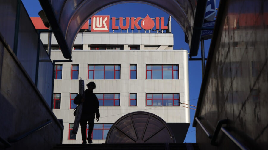 Pornhub intră în jocul petrolului! Fostul proprietar cere SUA permisiunea să cumpere activele Lukoil