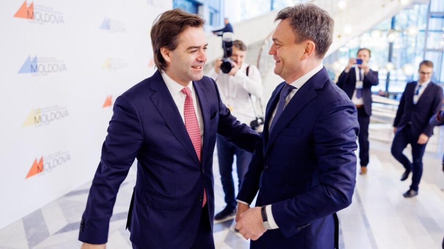 Diplomație low-cost la Președinție! Emisarii Dorin Recean și Nicu Popescu vor munci fără salarii