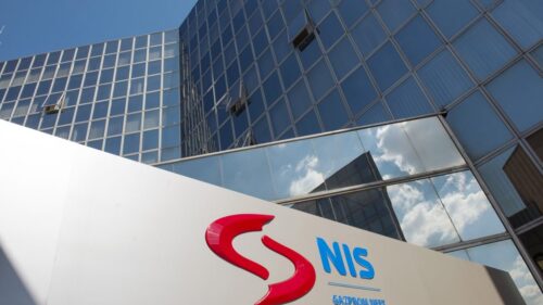 Rușii ies din Serbia: Gazprom Neft își vinde imperiul petrolier către unguri