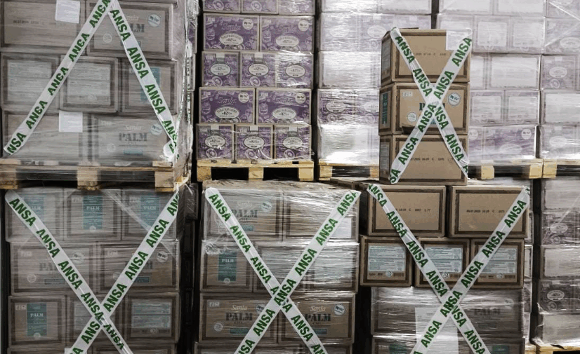 5 tone de ulei de palmier cu substanțe periculoase, depistate în depozitul unui importator