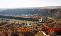 Odihna la țară scapă de Fisc: ce câștigă salariații și firmele din tichetele de vacanță