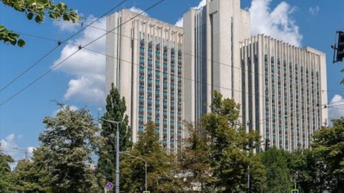 Ferestre de lux la Agricultură! Guvernul anunță o licitație de 8,6 milioane de lei din bani publici