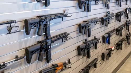 Firmă de stat din armament, cu trecut penal, își umflă capitalul. CARTUȘ, din nou pe radar