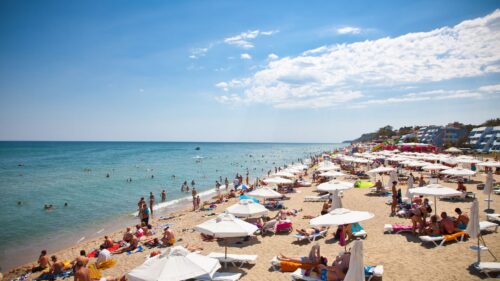 Bulgaria mizează pe 14 milioane de turiști în acest an. Prețurile la cazare și restaurante vor crește