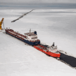 Sancțiuni pe hârtie, miliarde în porturi. Cum cumpără UE gazul lui Putin