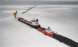 Sancțiuni pe hârtie, miliarde în porturi. Cum cumpără UE gazul lui Putin