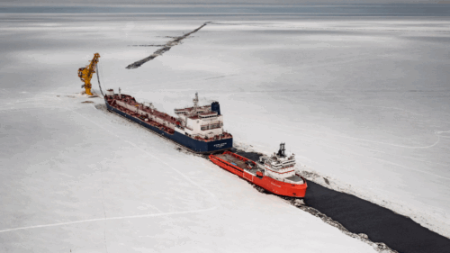 Sancțiuni pe hârtie, miliarde în porturi. Cum cumpără UE gazul lui Putin