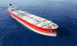 O navă închiriată de un gigant petrolier prezent în Moldova, lovită de o dronă în Marea Neagră