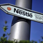 Europa, în alertă: Nestlé retrage masiv lapte praf pentru sugari din cauza unei toxine periculoase