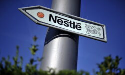 Europa, în alertă: Nestlé retrage masiv lapte praf pentru sugari din cauza unei toxine periculoase