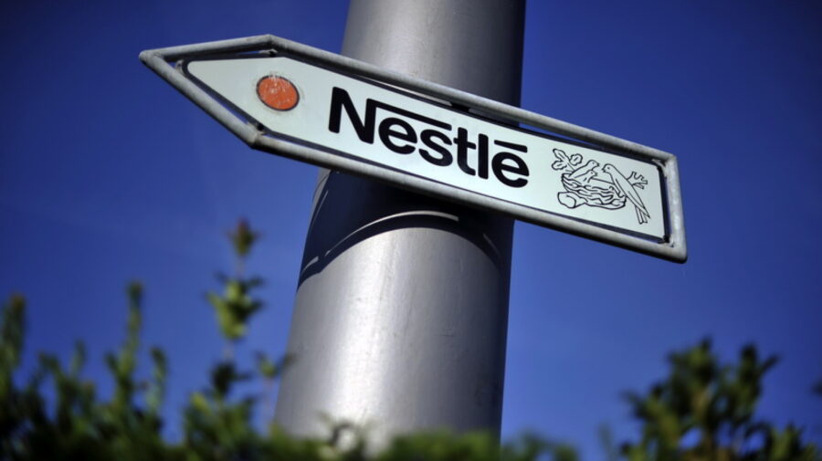 Europa, în alertă: Nestlé retrage masiv lapte praf pentru sugari din cauza unei toxine periculoase