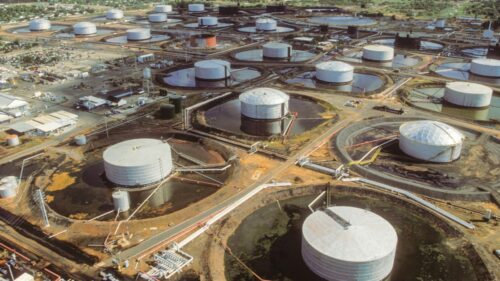 SUA pun mâna pe aurul negru al Venezuelei: rafinăriile americane sunt marii câștigători, China pierde miliarde