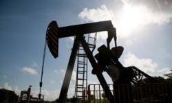 Prima tranzacție majoră: SUA vând petrol venezuelean de 500 de milioane de dolari