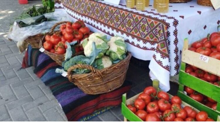 Fermierii mici vor putea vinde mai departe de casă: limită nouă de 150 km pentru produsele locale