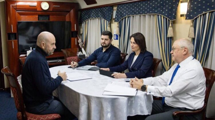 Bolea, în „trenul vieții”! Ministrul Infrastructurii a gustat luxul diplomatic pe ruta spre Kiev