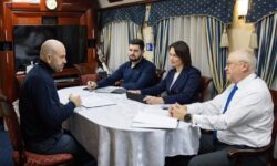 Bolea, în „trenul vieții”! Ministrul Infrastructurii a gustat luxul diplomatic pe ruta spre Kiev