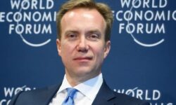 Scandal la vârful elitei globale! Șeful Forumului bogaților de la Davos pleacă după legăturile cu Epstein