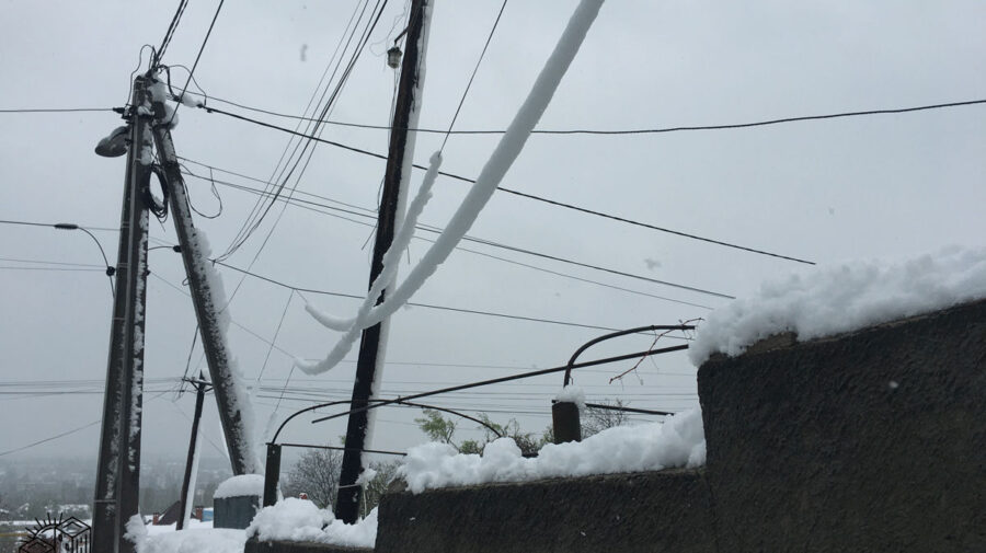 Ninsorile și vântul puternic au lăsat peste 4 200 de oameni din sudul Moldovei fără lumină