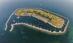 O insulă întreagă, la vânzare: 3 hectare cu business turistic inclus, ofertă pentru milionari