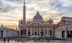 Investiții după reguli catolice: Vaticanul intră pe piața bursieră, în parteneriat cu o firmă americană