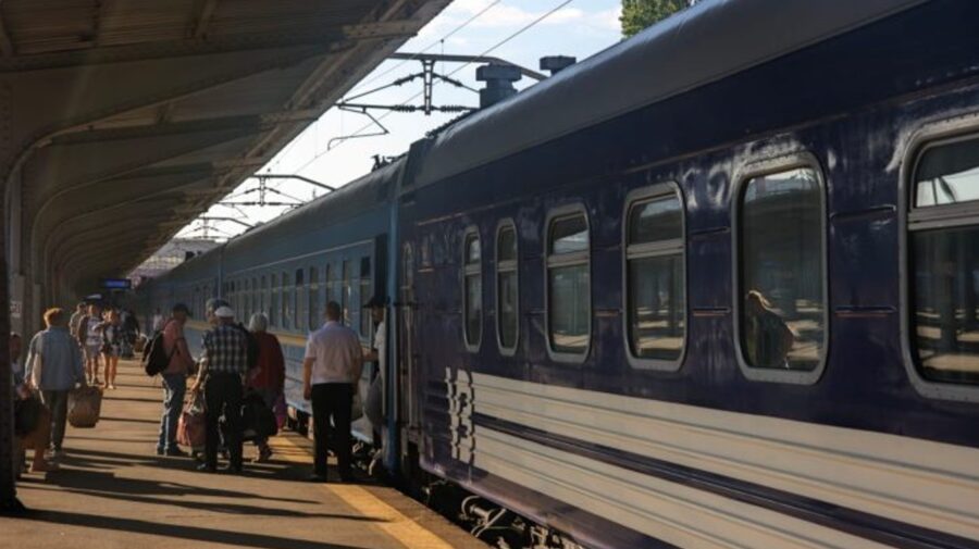 „Prietenia” București-Chișinău-Kiev s-a rupt la plecare! Tren întârziat din cauza unei locomotive cu probleme