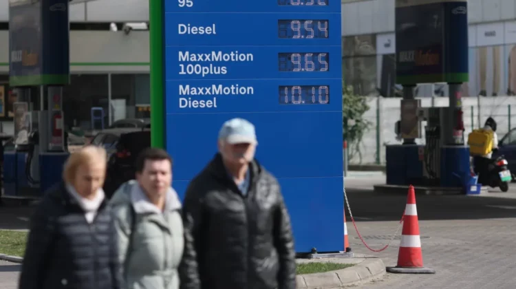România intră în „stare de criză” pe piața carburanților: măsuri pentru limitarea scumpirilor