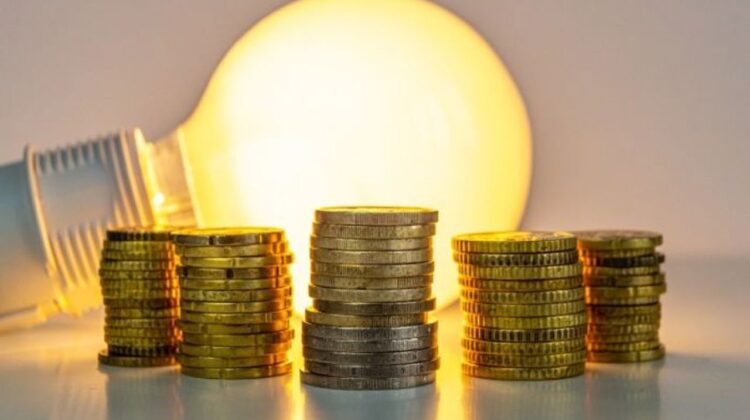 Ieftinirea cu câțiva bănuți la lumină, blocată în ultimul moment: ANRE invocă incertitudinile pe piața energetică