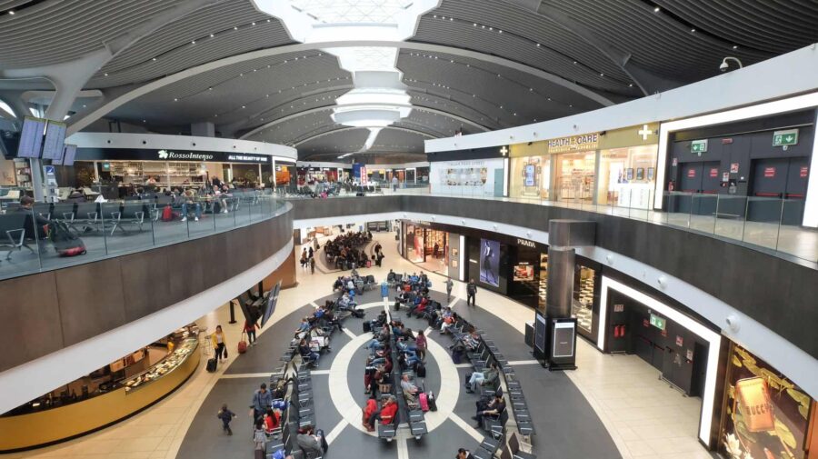 Grevă pe aeroporturile din Roma: până la 1 500 de zboruri ar putea fi afectate sâmbătă