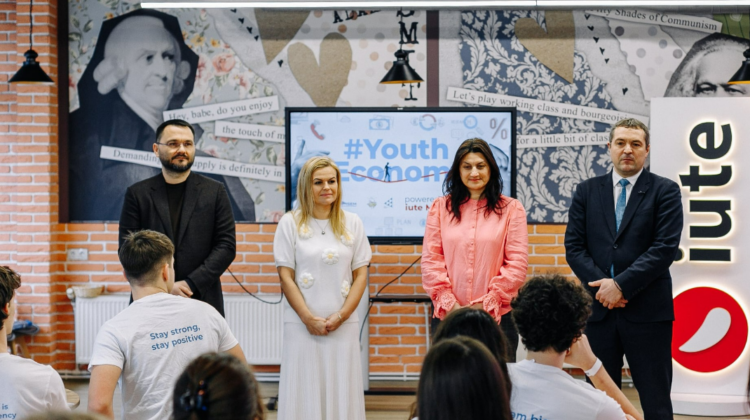 Un an de #YouthEconomy: programul care pregătește generația smart pentru business cu impact