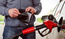 Lovitură pentru șoferi: motorina a ajuns să coste 31 de lei