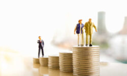 Statul adună sume uriașe din contribuții sociale: peste 1,2 miliarde de lei sunt „în plus”