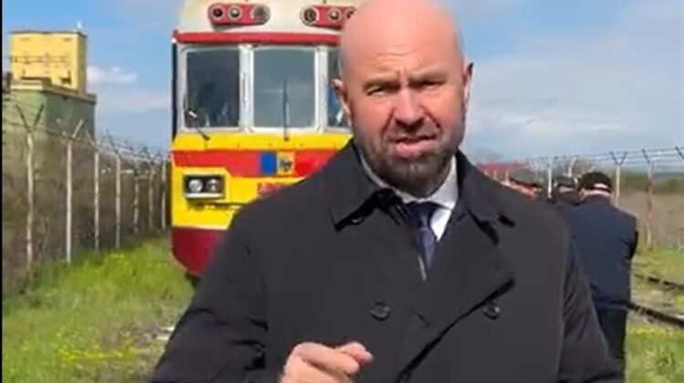 Locomotiva s-a stricat la inaugurarea căii ferate Cantemir – Fălciu. Bolea: „E de bine”