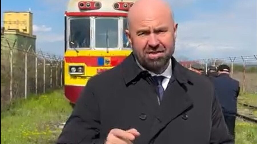 Locomotiva s-a stricat la inaugurarea căii ferate Cantemir – Fălciu. Bolea: „E de bine”