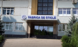 Statul vrea să vândă Fabrica de sticlă din Chișinău, care deține 30% din piață și exportă în peste 30 de țări