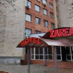 Hotelul „Zarea” va fi scos la privatizare: activul de 4,1 milioane lei are un profit de 8 ori sub media pieței