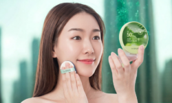 Capcana soarelui de aprilie: Cum să reaplici SPF-ul peste machiaj în 30 de secunde, direct pe terasă