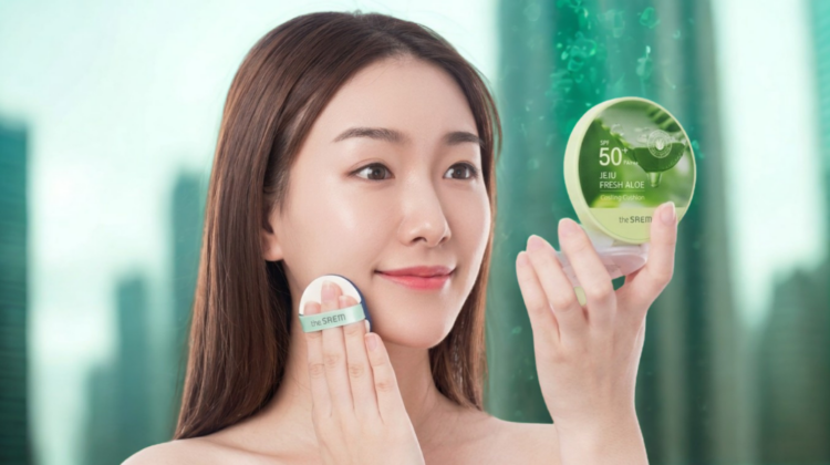 Capcana soarelui de aprilie: Cum să reaplici SPF-ul peste machiaj în 30 de secunde, direct pe terasă