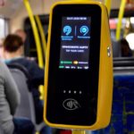 Bălțenii, taxați noaptea pentru călătorii inexistente cu troleibuzul. Primarul confirmă problema și acuză banca